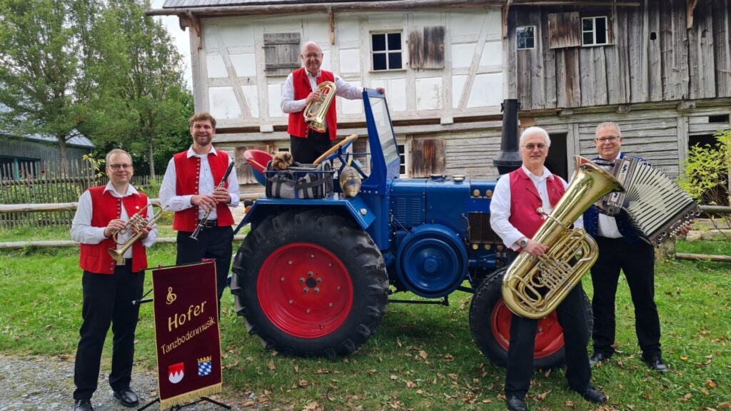 Hofer Tanzbodenmusik